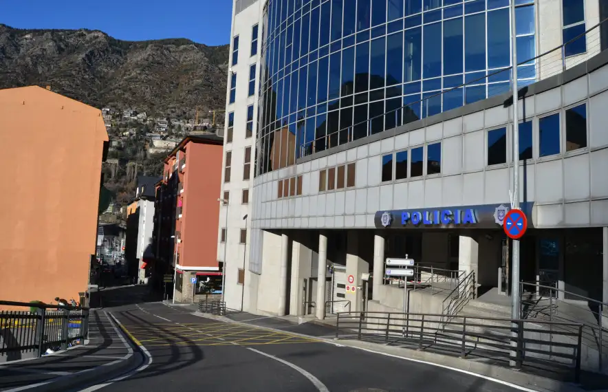 Vista del despatx central de la policia.