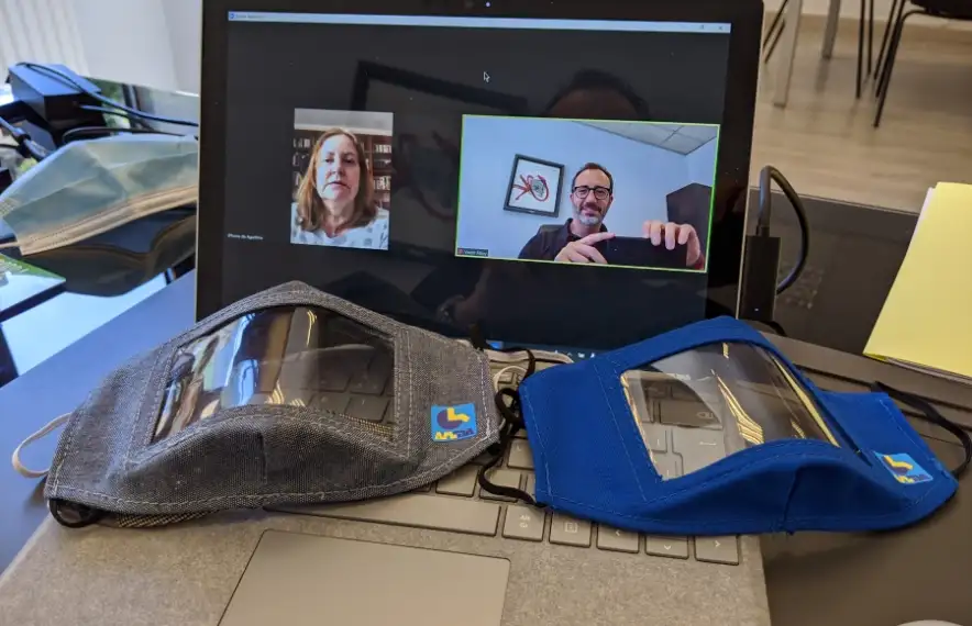 Les mascaretes transparents.