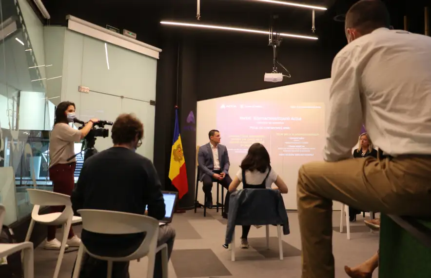 El ministre de Presidència, Economia i Empresa, Jordi Gallardo, el dia que es van presentar les ajudes.