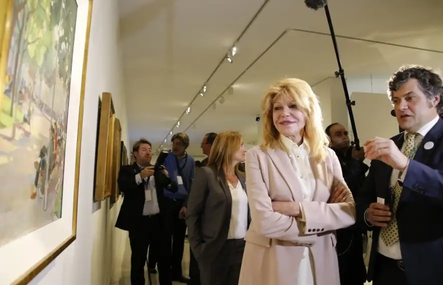 Carmen Cervera i el fins ara director artístic del museu, en la inauguració d’‘Escenari’, la primera exposició del Valira, el març del 2017.