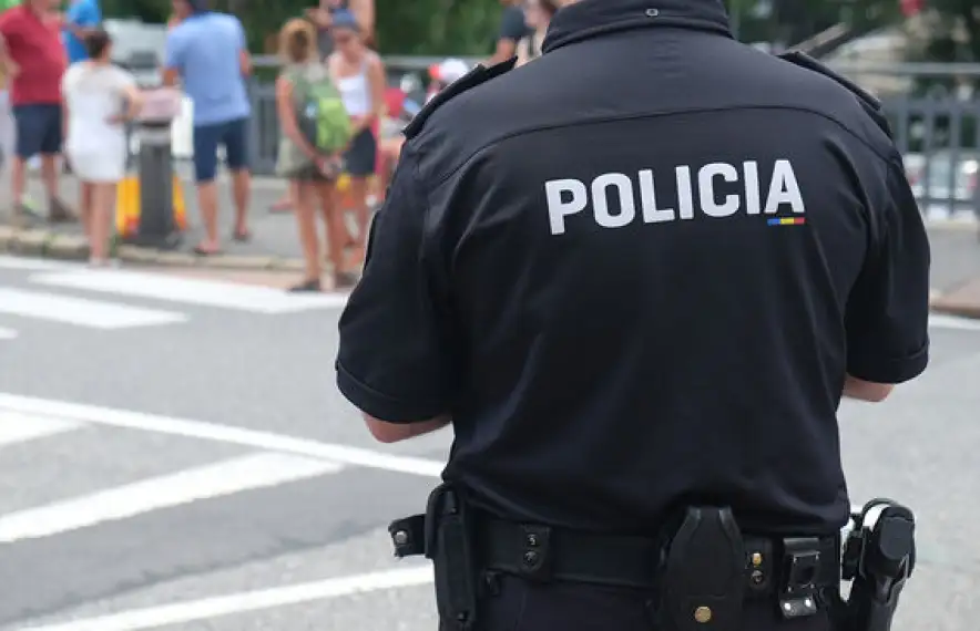 Un agent de policia.