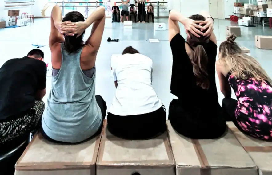 Verónica Pérez, Mònica Vega, Olga da Cunha, Aina Pérez i Pauline da Costa, en un assaig de ‘Caixa o faixa'