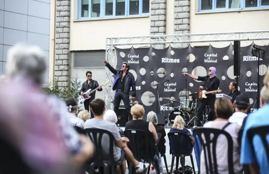 El francès Johnny Vegas, clònic de Johnny Halliday, va actuar al Ritmes de la capital el 13 d’agost.