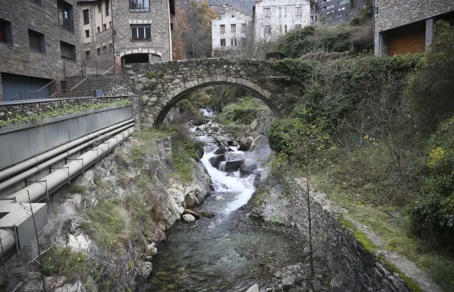 El pont de la Tosca (1820) i el dels Escalls, del XIX, són els que necessiten una intervenció més urgent.