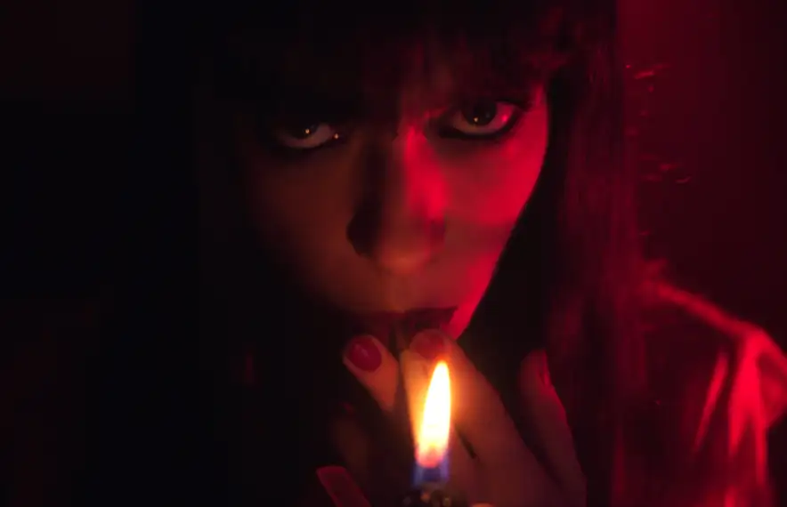 L’escaldenca Clàudia Riera protagonitza aquesta barreja de neo-noir i thriller psicològic que és ‘Awake’, el nou curt d’Alfons Casal.