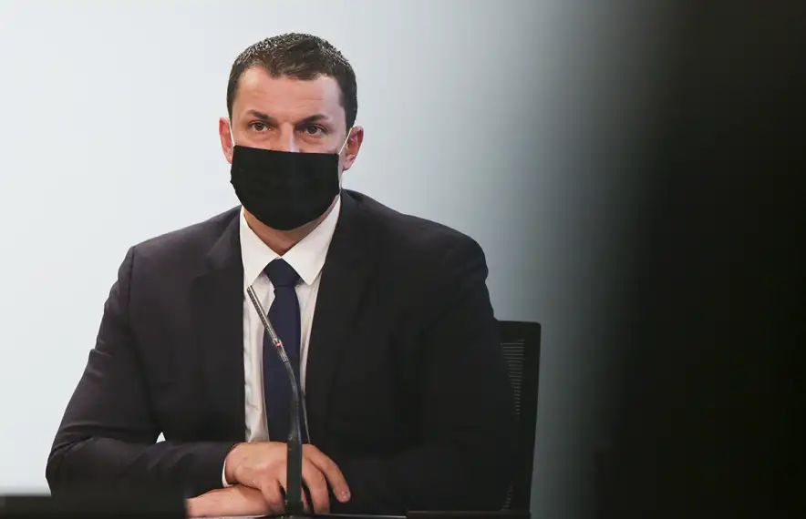 El ministre Jordi Gallardo en la compareixença d’ahir a la tarda.