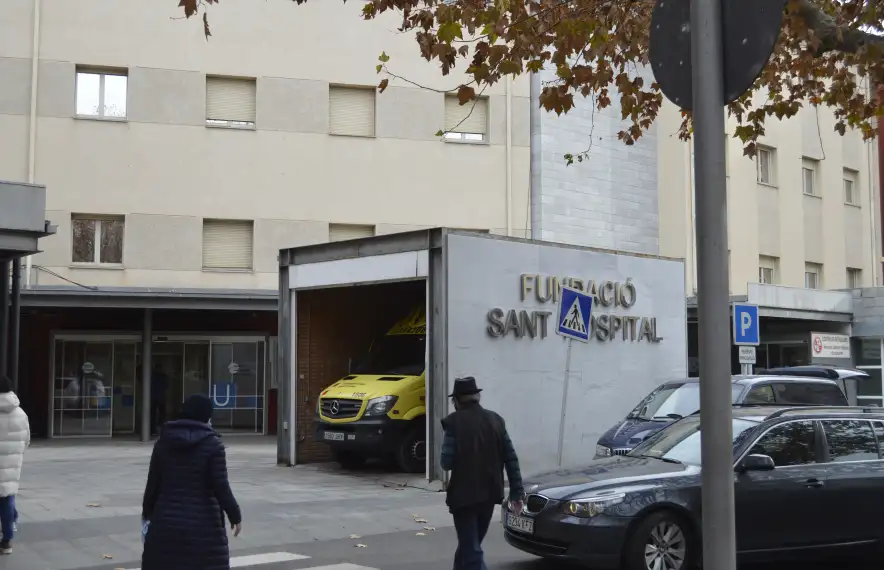 Exterior de l’hospital de la Seu d’Urgell, on treballa el sanitari que ha esclatat per les xarxes.