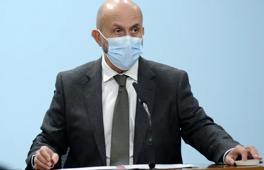 El ministre de Salut, Joan Martínez Benazet, en la roda de premsa d'aquesta tarda.