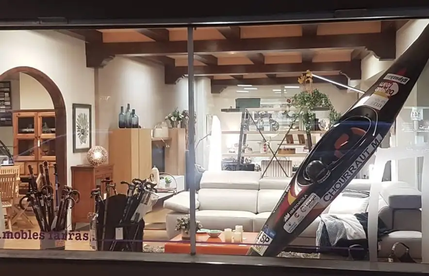 Imatge d’un establiment de la Seu durant una de les campanyes de promoció i adhesió a altres esdeveniments.