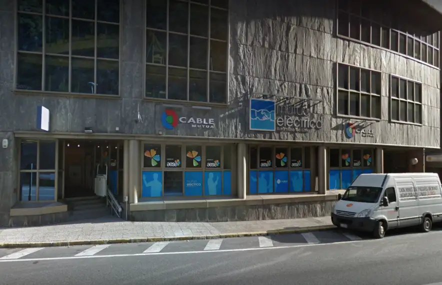 Amb la televisió per internet es volen guanyar clients i reduir costos.