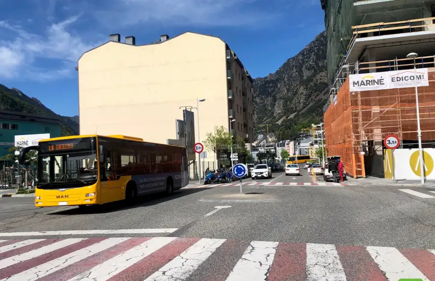 Els vehicles pesants no podran girar a la dreta al carrer dels Paraires venint de l'avinguda De les Nacions Unides.