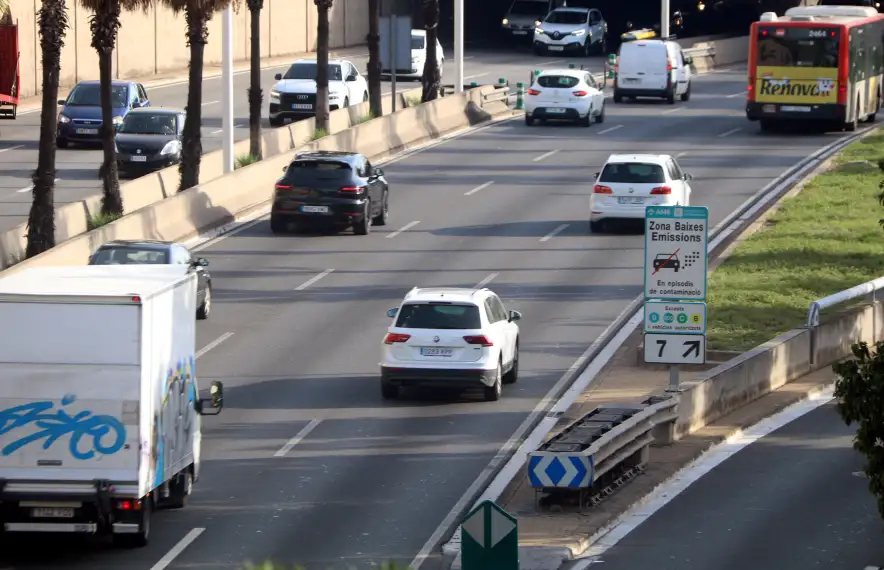 Els vehicles estrangers no tindran l'obligació d'inscriure's al registre metropolità.
