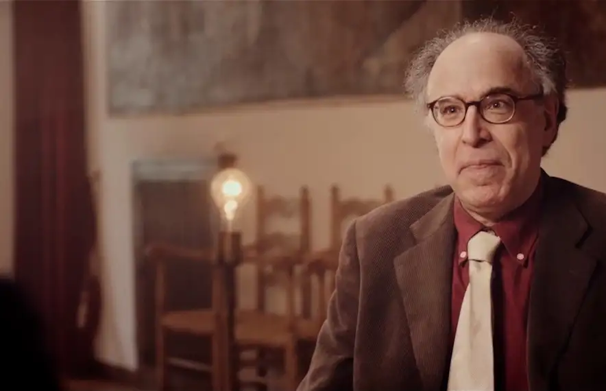 El compositor català Benet Casablancas, a la sala dels passos perduts de Casa de la Vall.