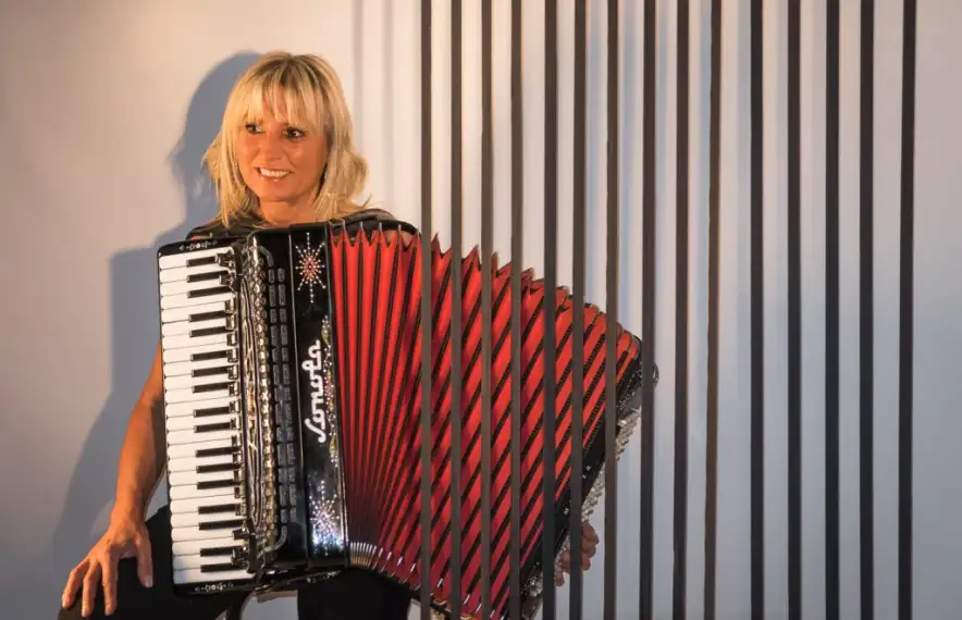 Roser Palomero, organitzadora de l’esdeveniment i acordionista ella mateixa.