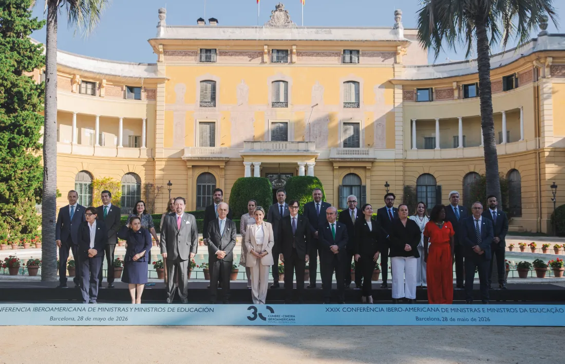 Els representants iberoamericans d'Educació reunits a Barcelona.