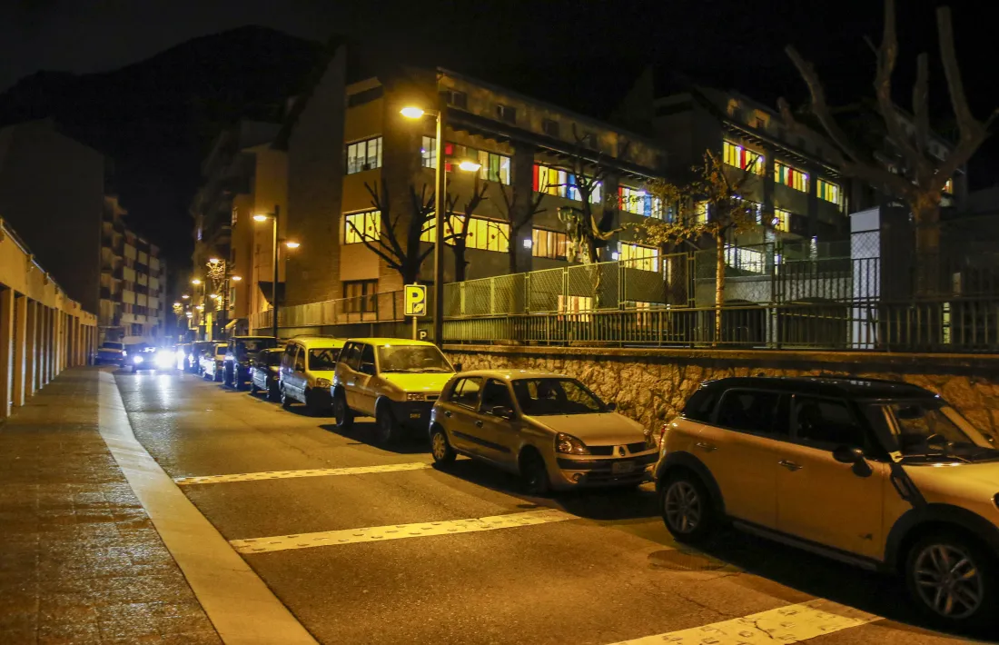 Alerta per un cas en què s’ha convidat un menor a pujar a un vehicle
