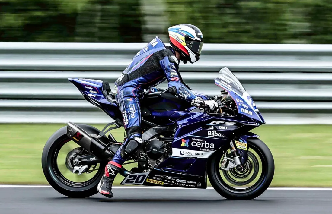 Xavi Cardelús, amb la Yamaha.