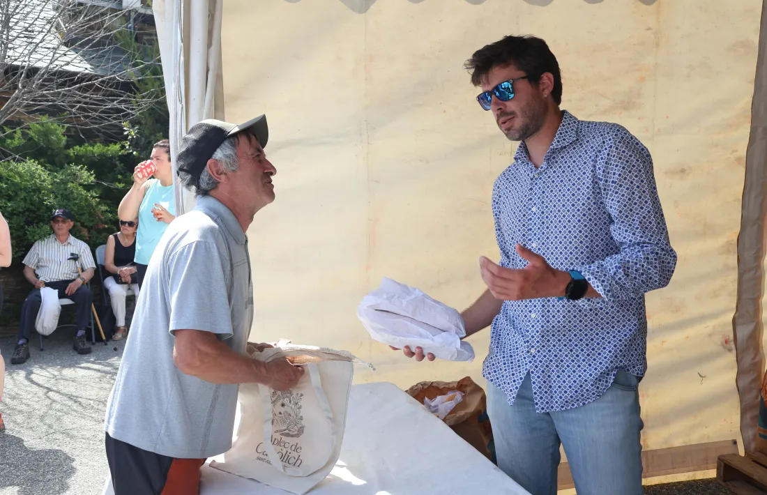 Cairat conversa amb Jordi Sancho de Cal Gastó de Fontaneda.