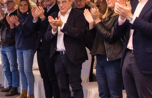 p. 04 Ladis Baro - Democrates
