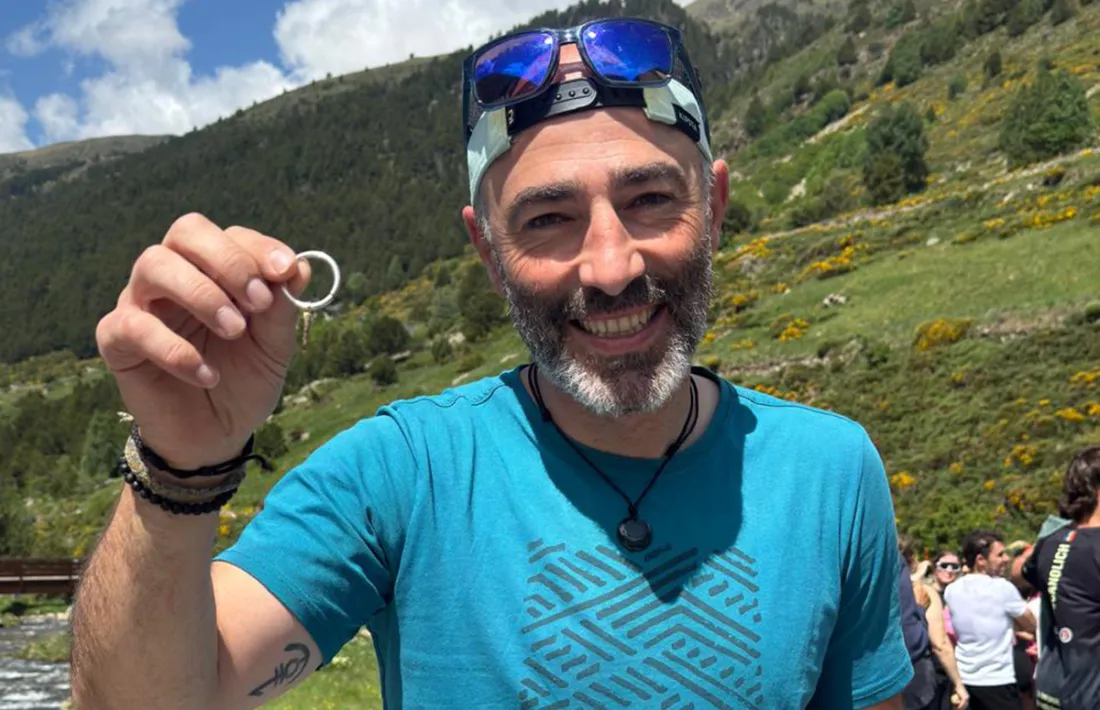 El nou fallaire major, Eduard Vergara Arauz amb l'argolla.