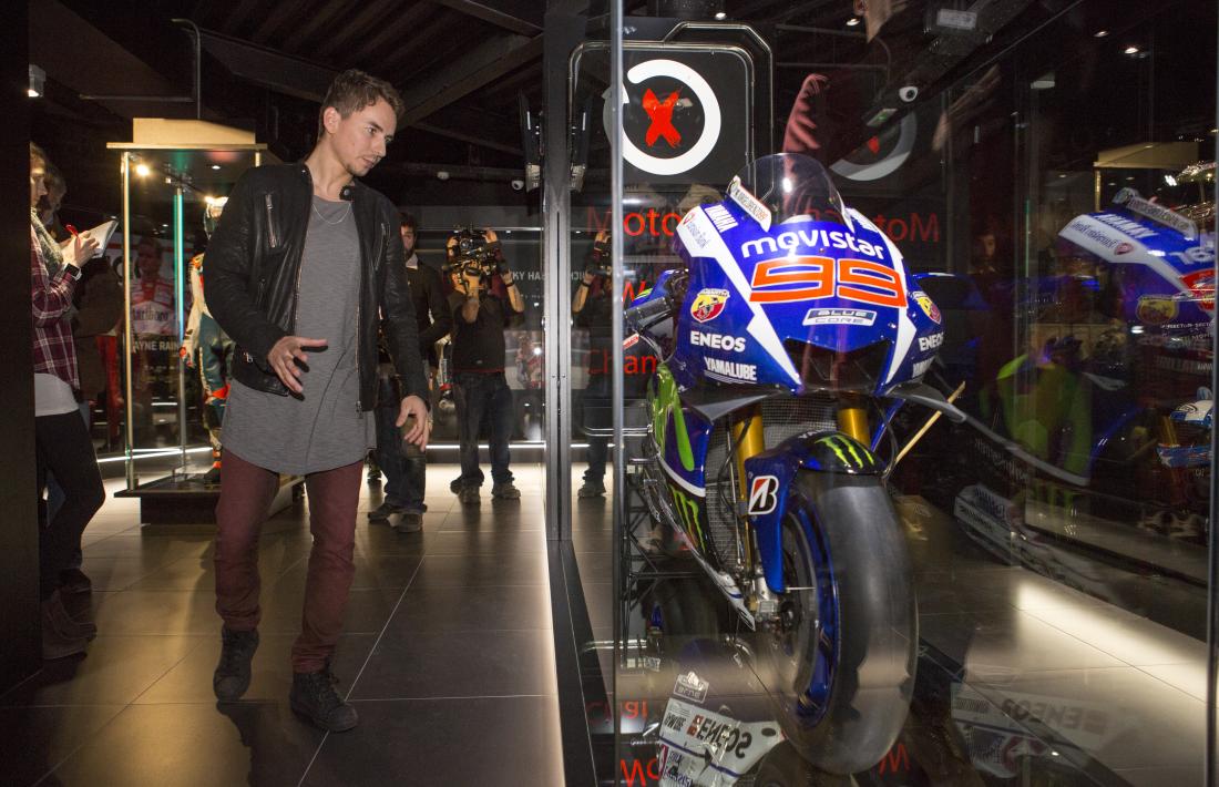 Jorge Lorenzo inaugura el seu museu, que ret culte als campions del motor