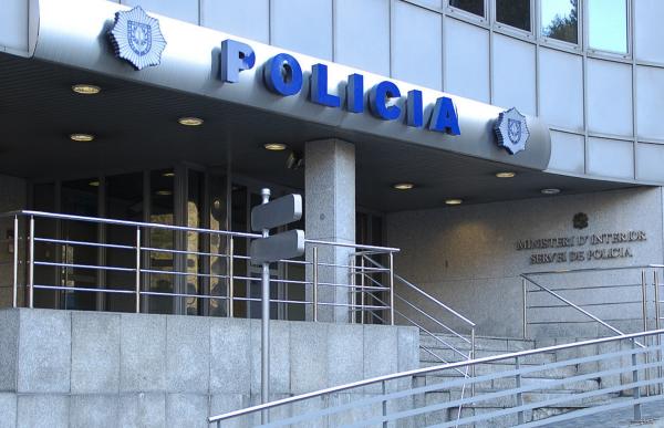 p. 09 despatx policia - bondia