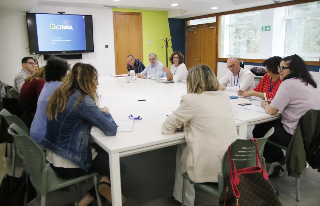 Un moment del a reunió de la Comissió d'Informació i Vigilància del Centre de Tractament de Residus.
