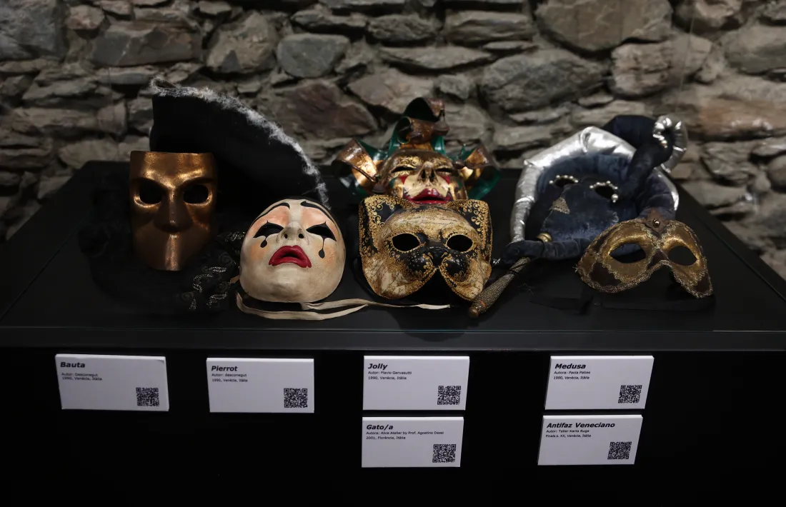 Les màscares venecianes: 'bauta', 'pierro', 'jolly', medusa i antifaç.