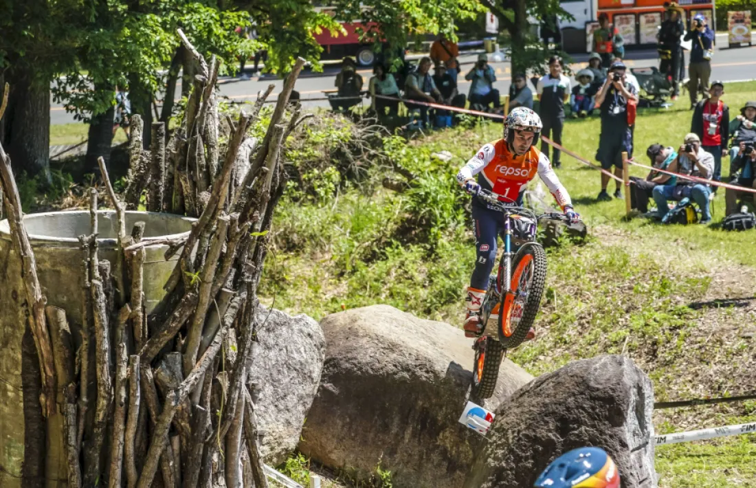 Toni Bou, pilot resident, arriba com a líder a Sant Julià de Lòria.