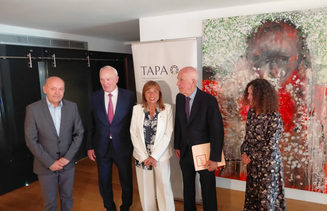 Conxita Marsol amb Pierre Raoul-Duval i Pablo Salvador Coderch.