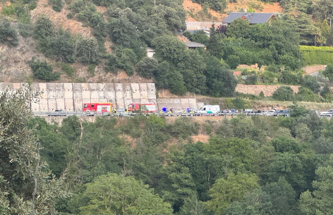 L'accident va obligar a tallar la N-145 en els dos sentits de la marxa.