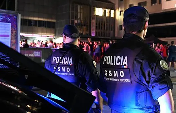 p. 7 foto policia