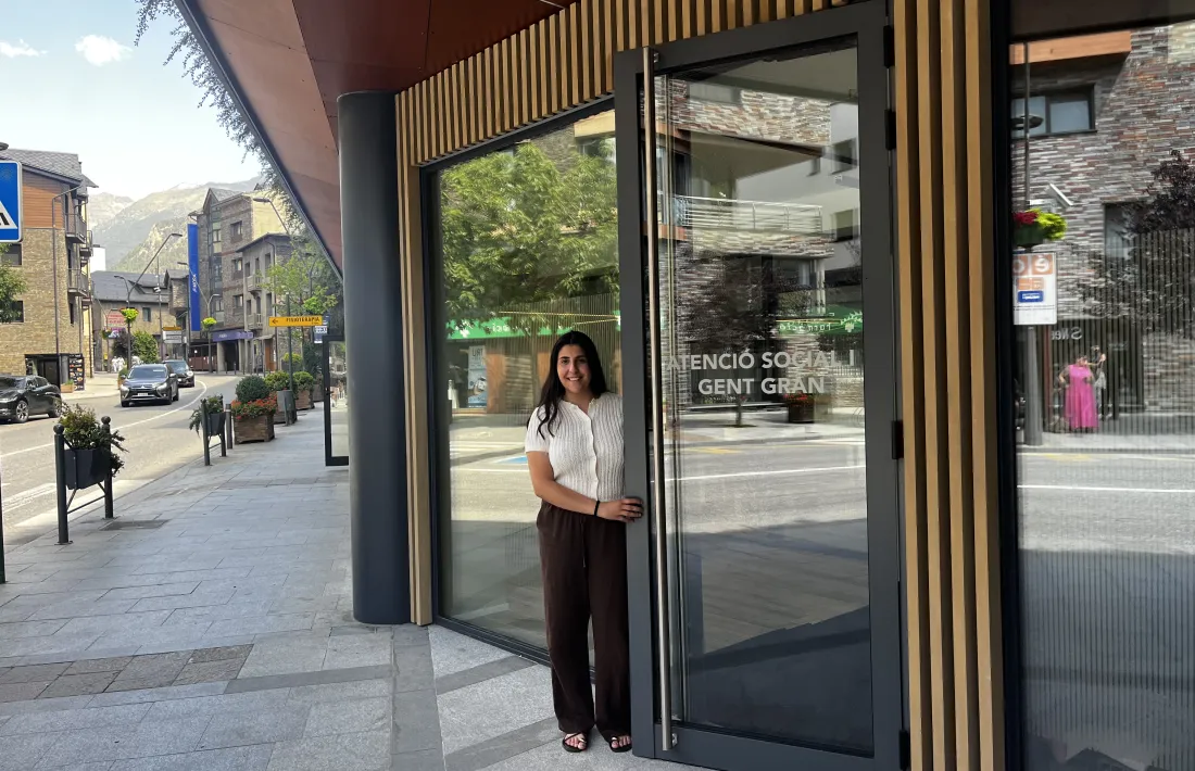 El departament de Benestar Social i Gent Gran de la Massana s'ha traslladat a un despatx situat just al costat de Tràmits.
