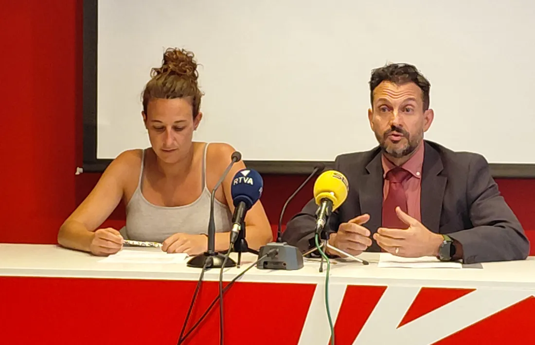 Maria Nazarro i Gerard Alís, aquesta tarda a la seu del Partit Socialdemòcrata.