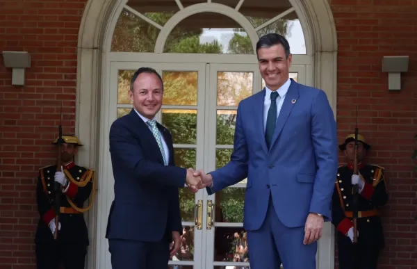 p. 06 espot i sanchez a la moncloa