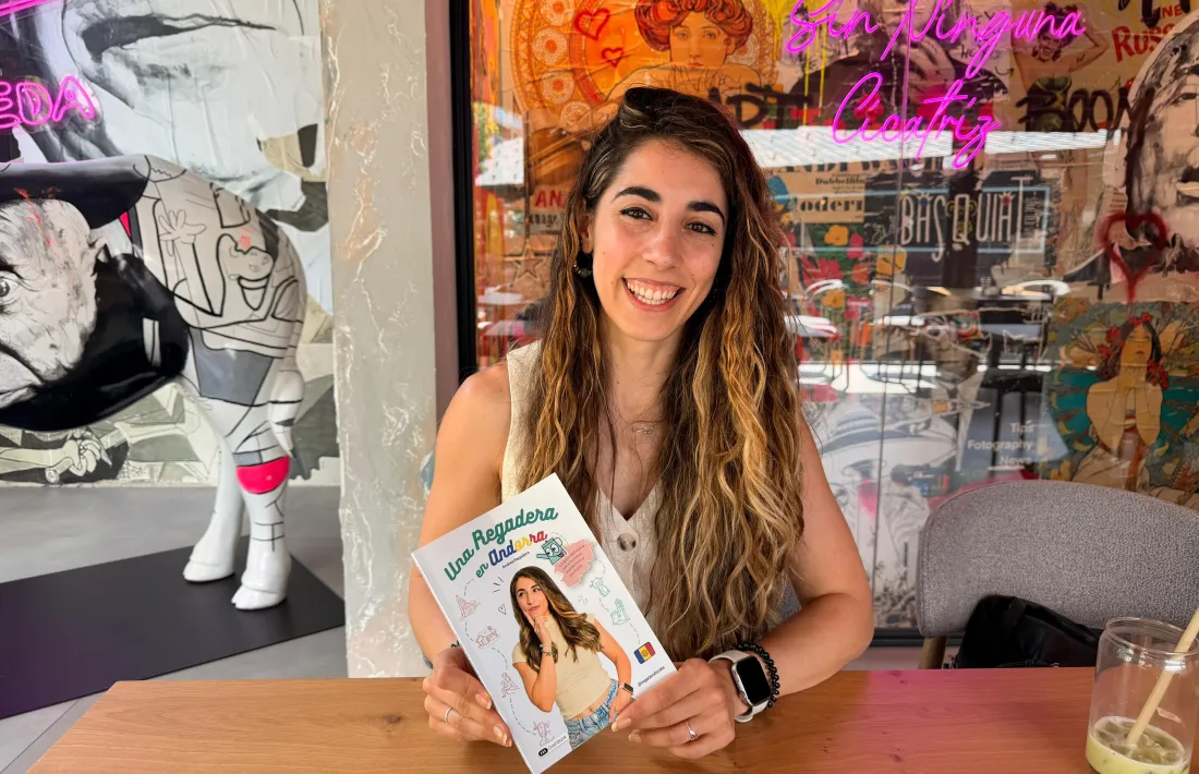 La primera part del llibre és una novel·la on narra la seva experiència al país.