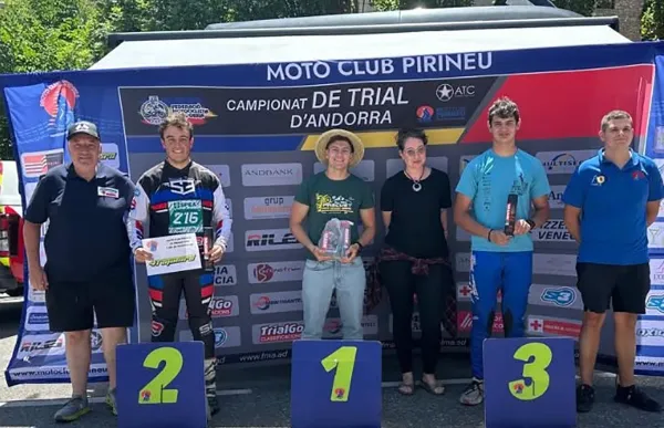 p. 30 trial pal foto fma podi vermells