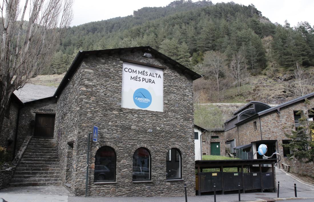 Comencen els treballs sobre el terreny de la investigació oficial de la contaminació