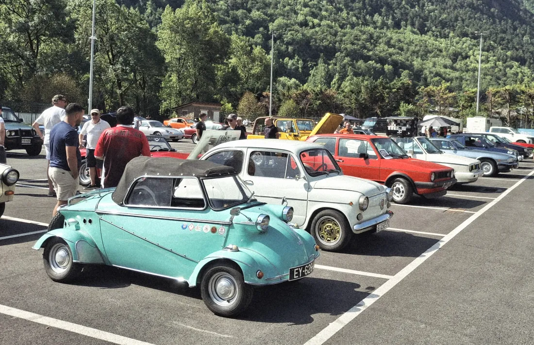 El Messerschmitt Tiger 500 de color turquesa que s'ha deixat veure al Classicar.