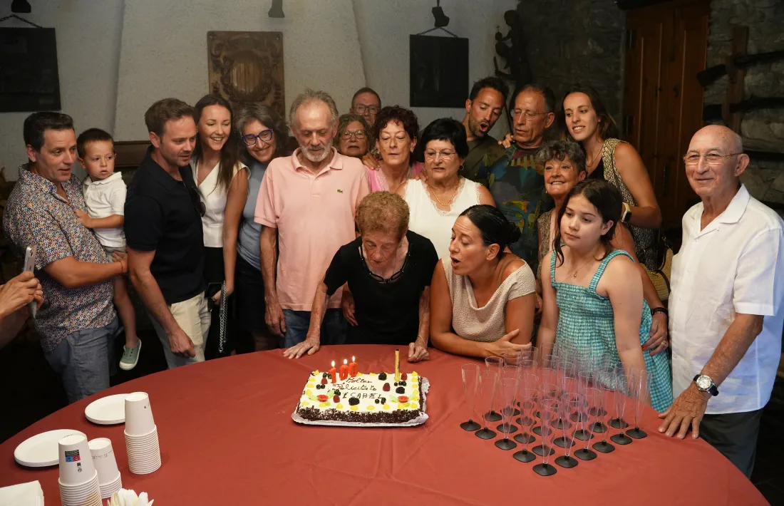 Així va ser l'homenatge a Isabel Olivares.