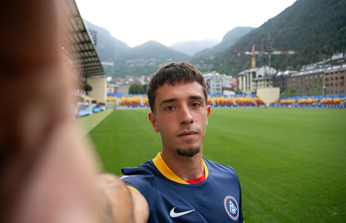 Arón Rodrigo, presentat oficialment amb l'FC Andorra.