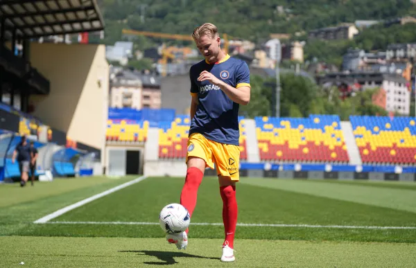 p. 22 presentaci-julian-rijkhoff_55424972267_o foto fc andorra