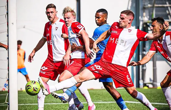 p. 23 atletic vs vaduz foto vaduz