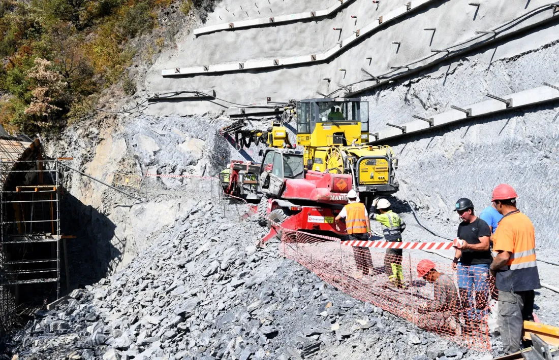 Els treballs de perforació del túnel de Rocafort que permetrà descongestionar el centre urbà de Sant Julià de Lòria.