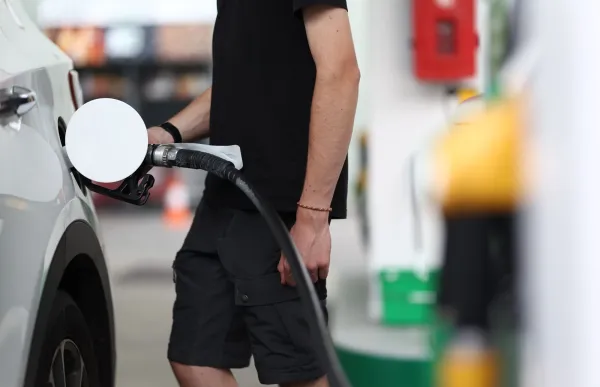 p. 03 benzina