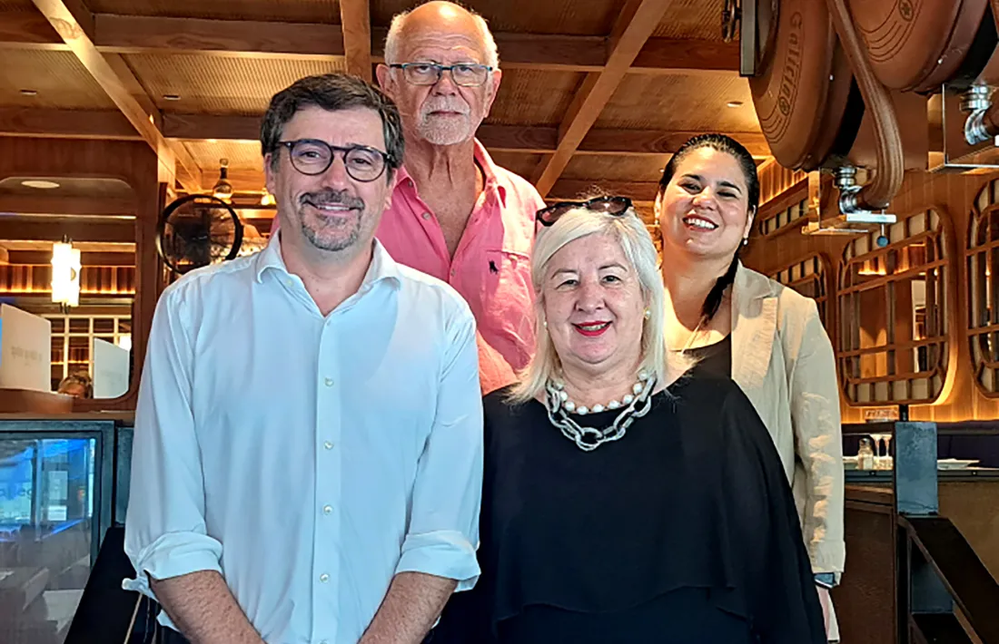 Els representants de les dues directives.