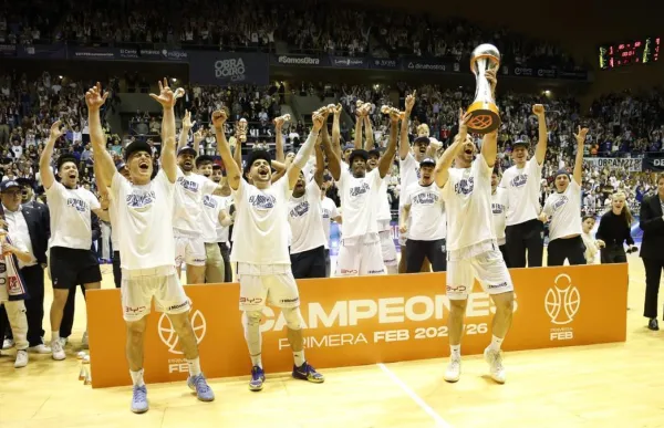 p. 23 monbus obradoiro campeon primera feb