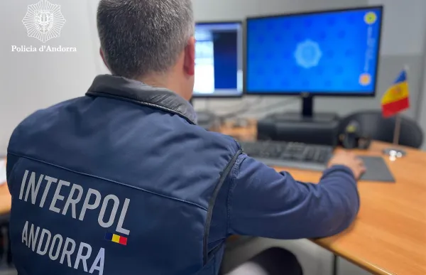 183007_interpol
