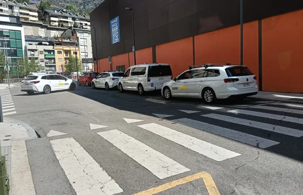 p. 03 taxis