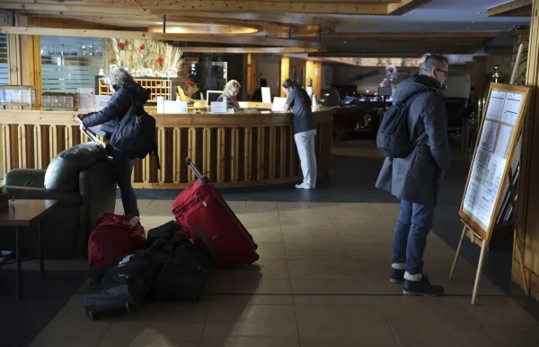 p. 04 hotel - facundo santana